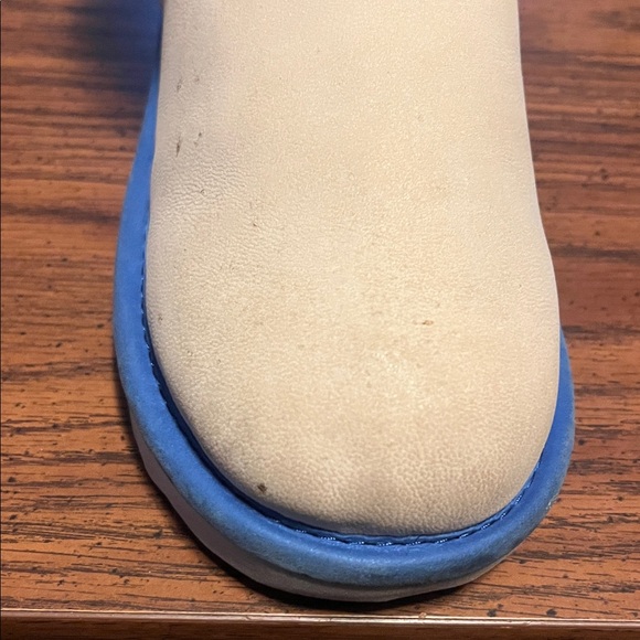 Kids used uggs - Picture 4 of 4